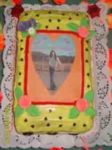 Zum Geburtstag von Regina Andreev von ihrer Mutter geschaffener Bilderkuchen